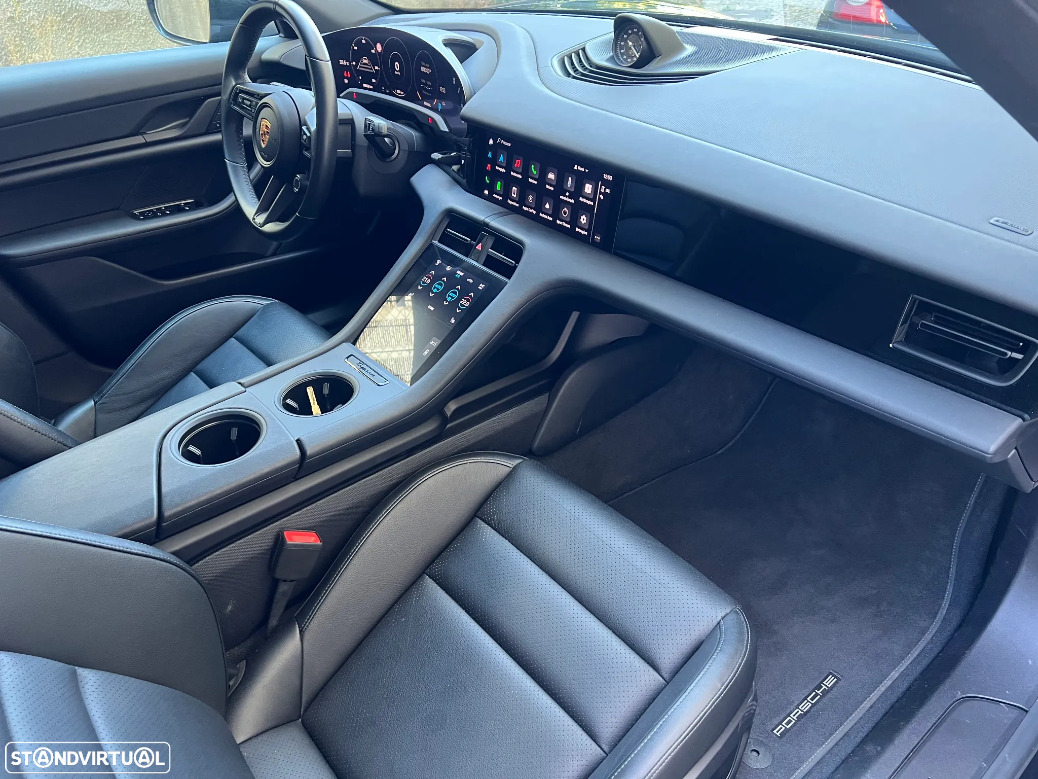 Porsche Taycan Sport Turismo - 16