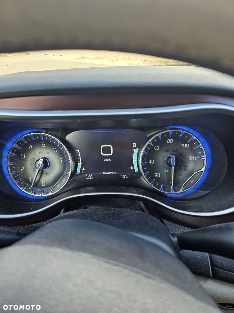 Chrysler Pacifica - 10