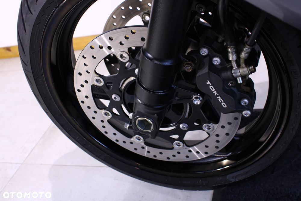 Suzuki GSX - 30