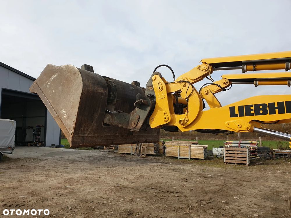 Liebherr L524 - 12