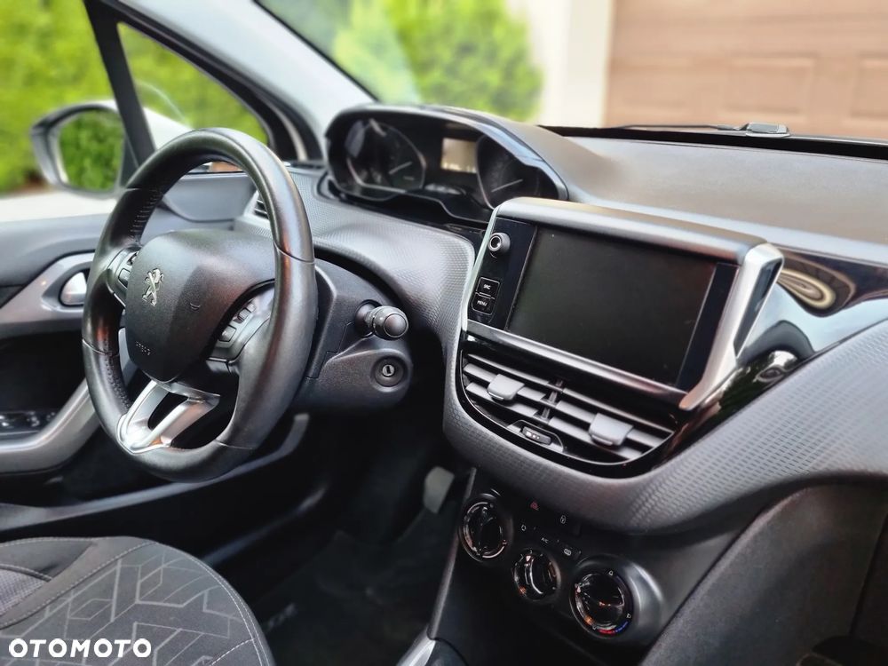 Peugeot 2008 1.2 Pure Tech Active EU6 - 33