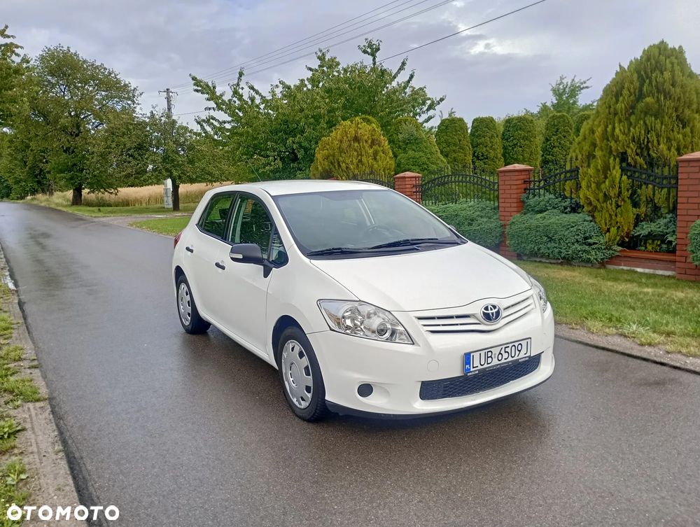 Toyota Auris 1.33 Dual-VVT-i Life - 4