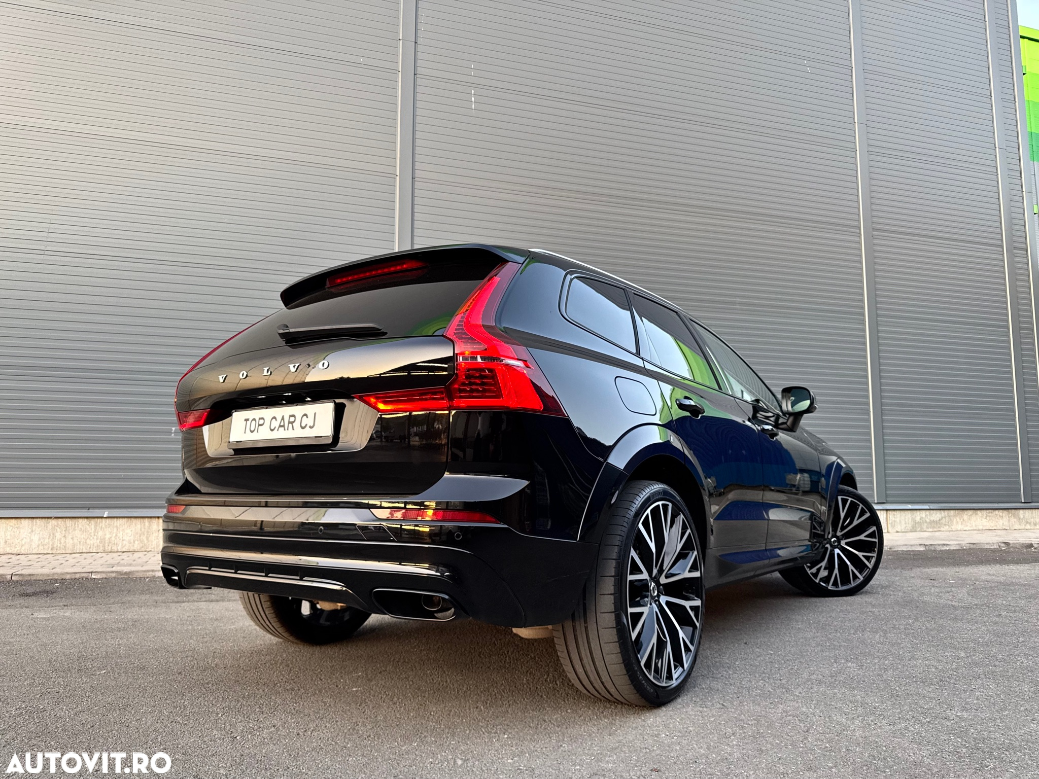 Volvo XC 60 D5 AWD R-Design - 10
