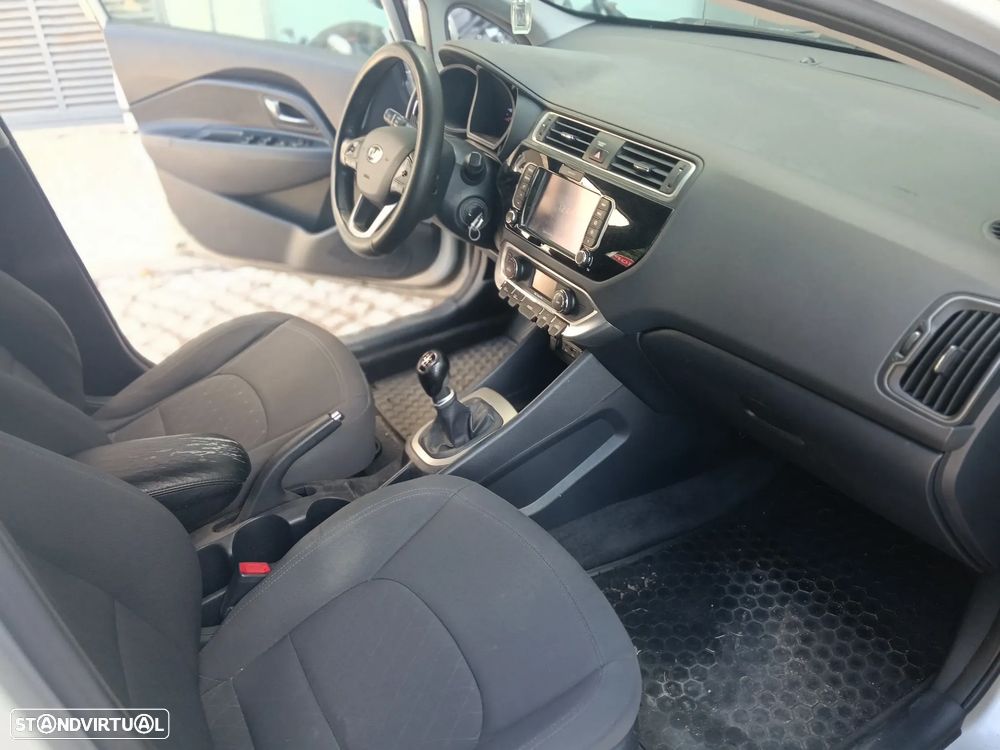 Kia Rio 1.1 CRDi TX AC+VE - 20