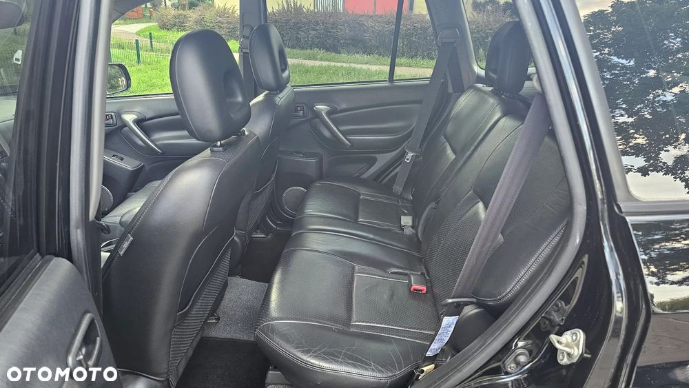 Toyota RAV4 2.0 VVT-i 4x4 - 12