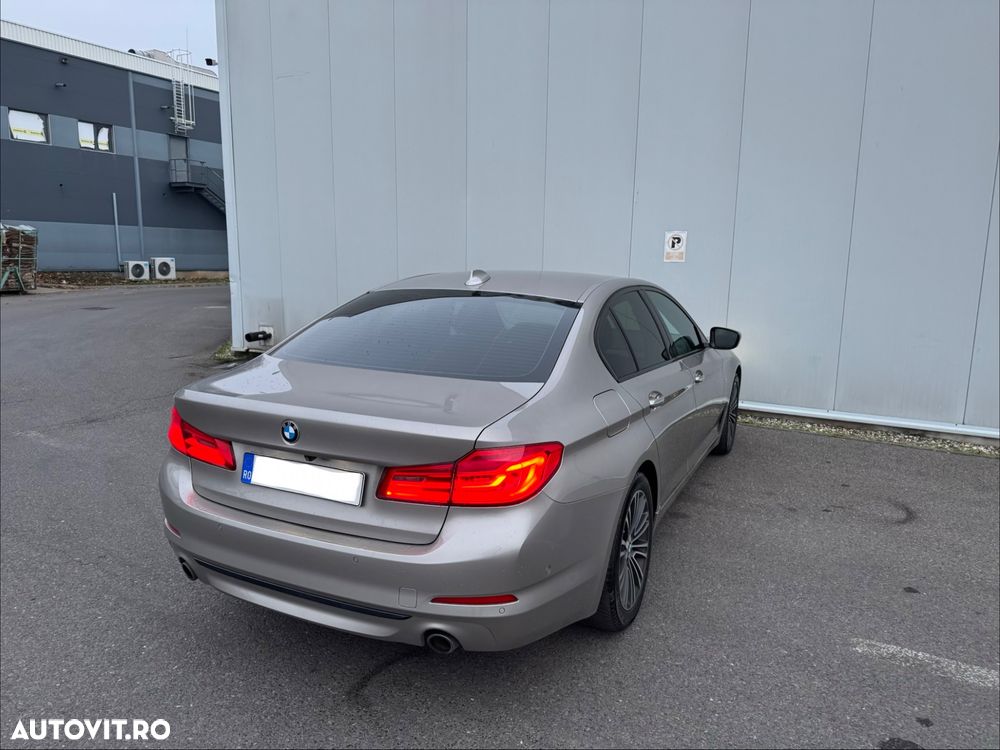 BMW Seria 5 530i Aut. Sport Line - 9