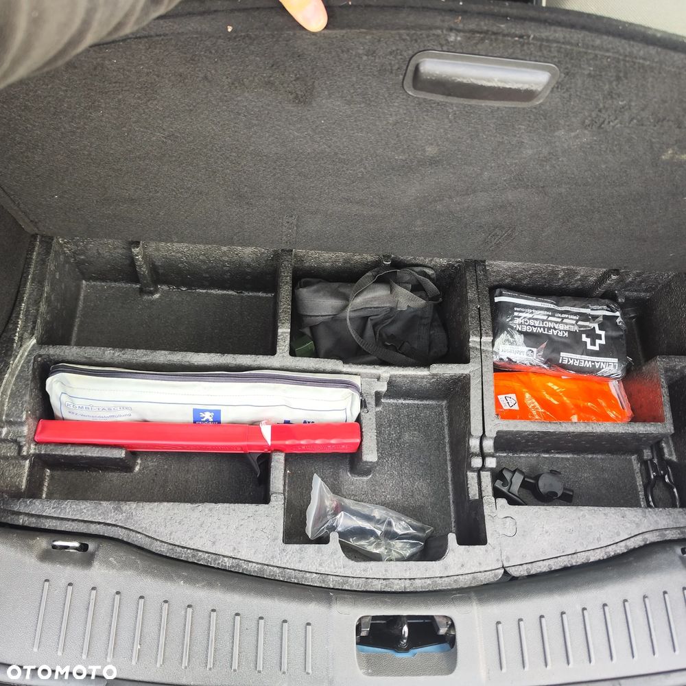 Ford Kuga 2.0 TDCi 2x4 Trend - 16