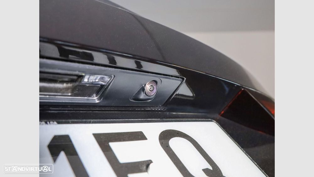 Volvo V90 2.0 T6 PHEV Plus Dark AWD - 19