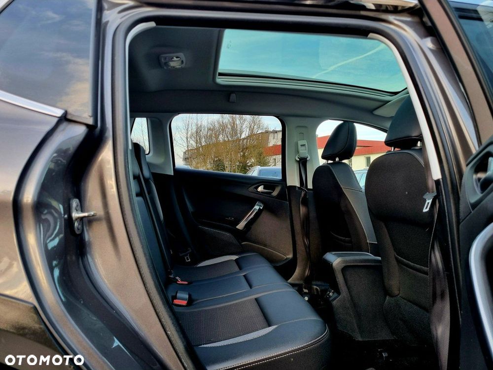 Peugeot 2008 1.2 Pure Tech Allure S&S - 12