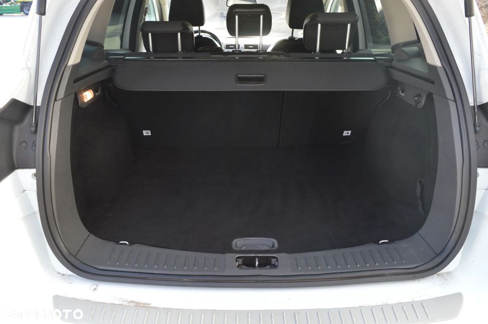 Ford Kuga 2.0 TDCi 2x4 Titanium - 14