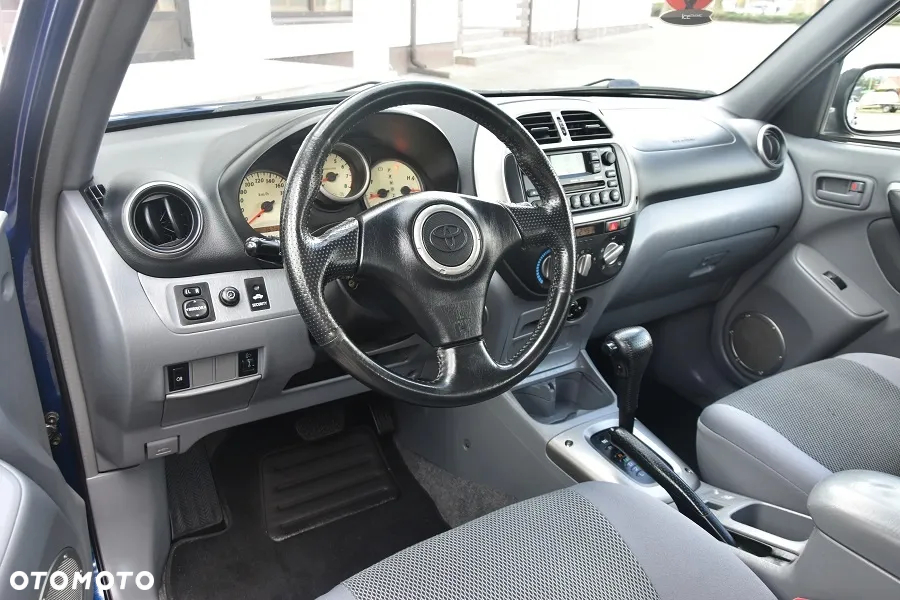 Toyota RAV4 2.0 VVT-i Sol - 19