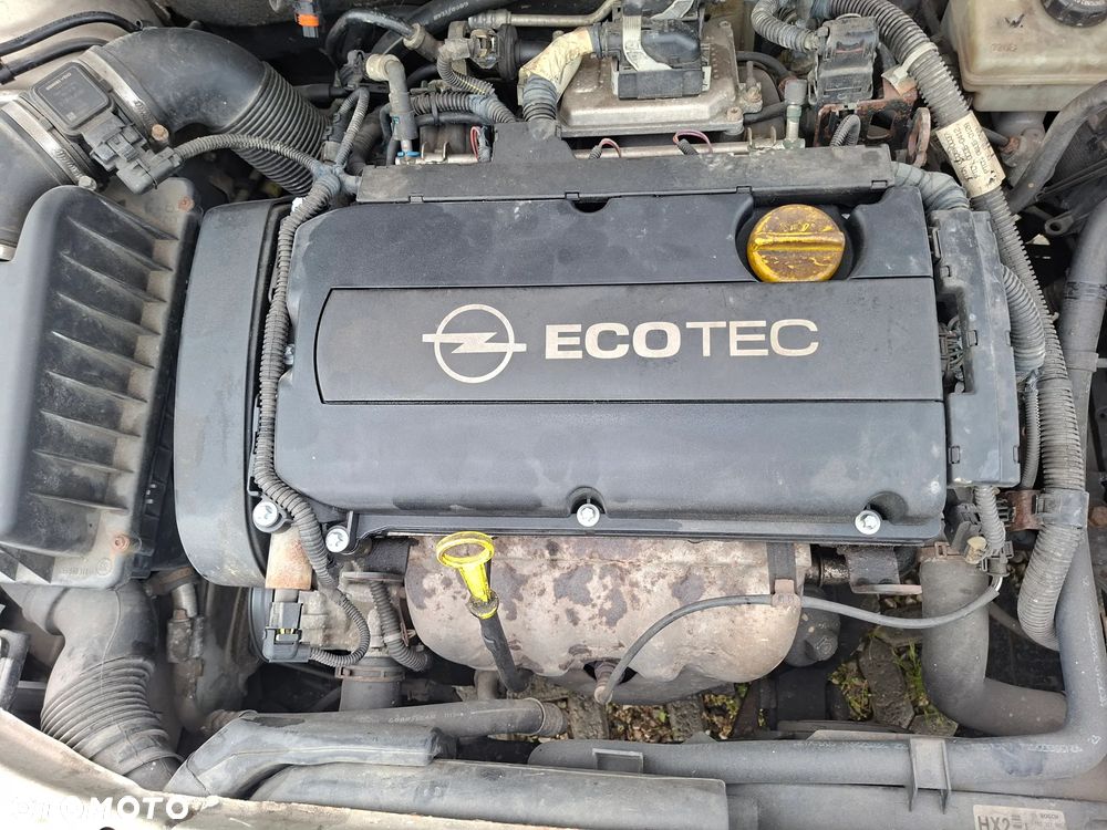 Opel Astra 1.8 Black&White - 9