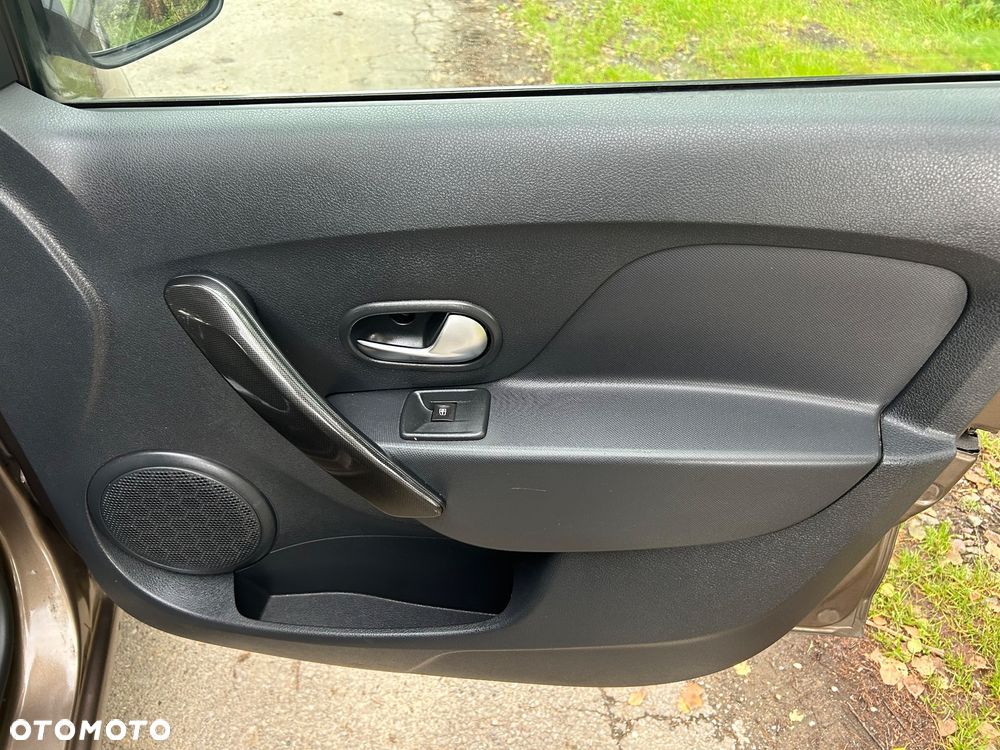 Dacia Sandero - 10