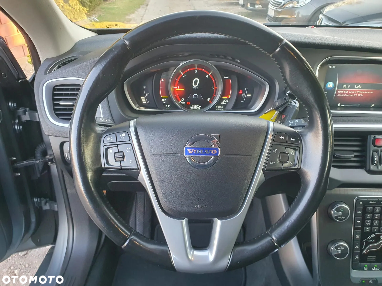 Volvo V40 D4 Drive-E Momentum - 22
