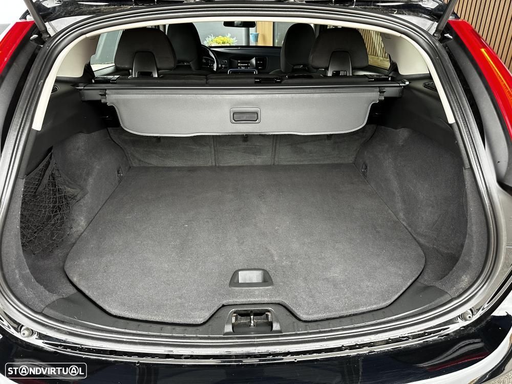 Volvo V60 2.0 D2 Momentum - 37