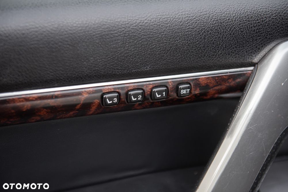 Toyota Land Cruiser - 16