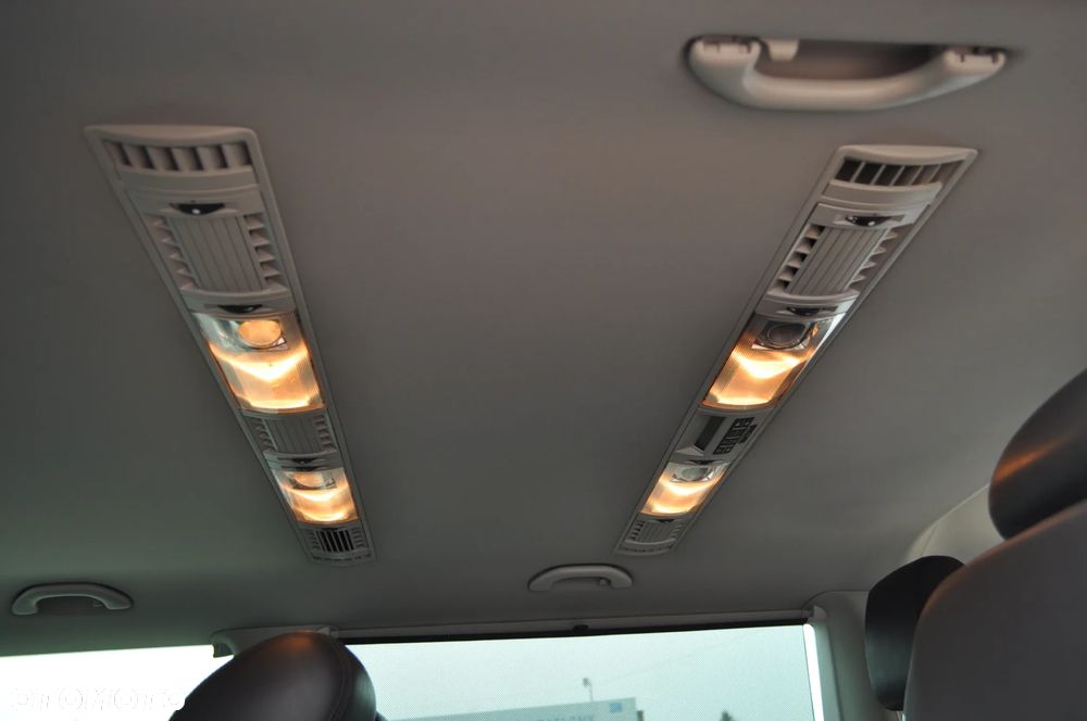 Volkswagen Caravelle - 19