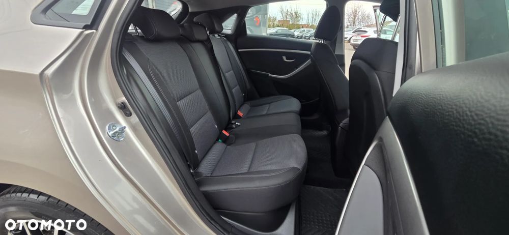 Hyundai i30 1.6 CRDi Premium - 33