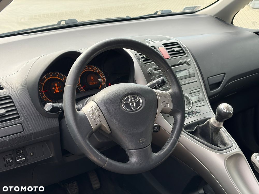 Toyota Auris 1.6 VVT-i Prestige - 27