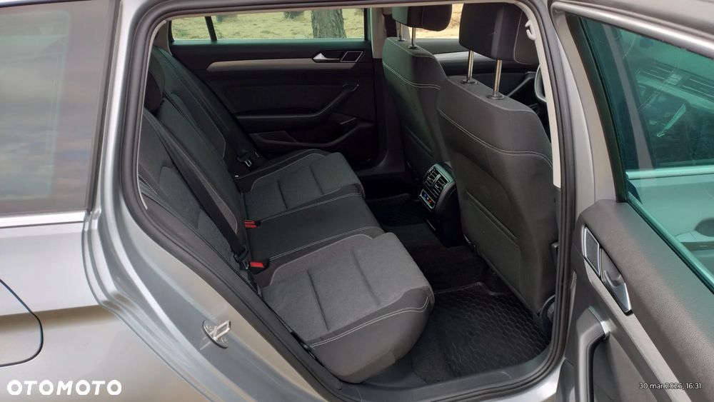 Volkswagen Passat 2.0 TDI Elegance DSG - 17