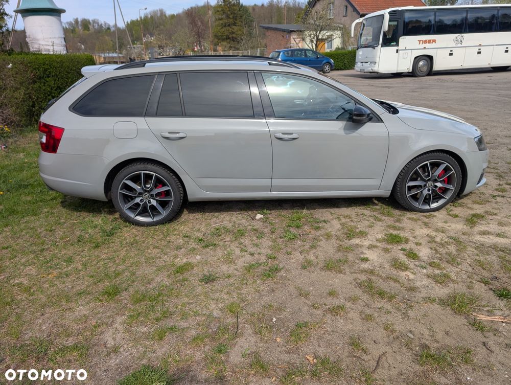 Skoda Octavia 2.0 TDI RS DSG - 10