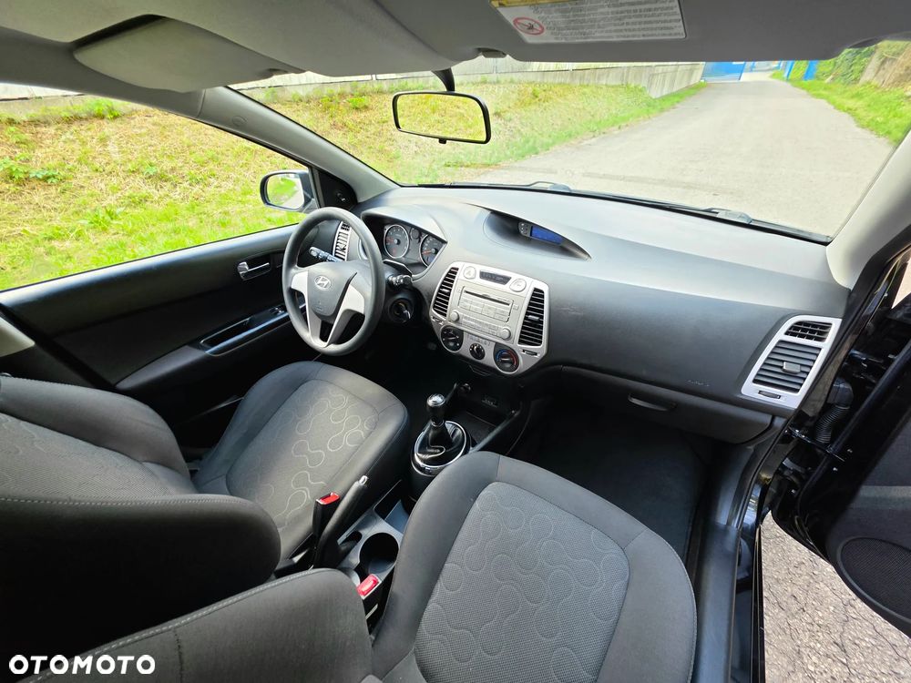 Hyundai i20 1.2 FIFA WM Edition - 8