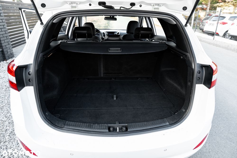 Hyundai i30 i30cw 1.6 Trend - 15