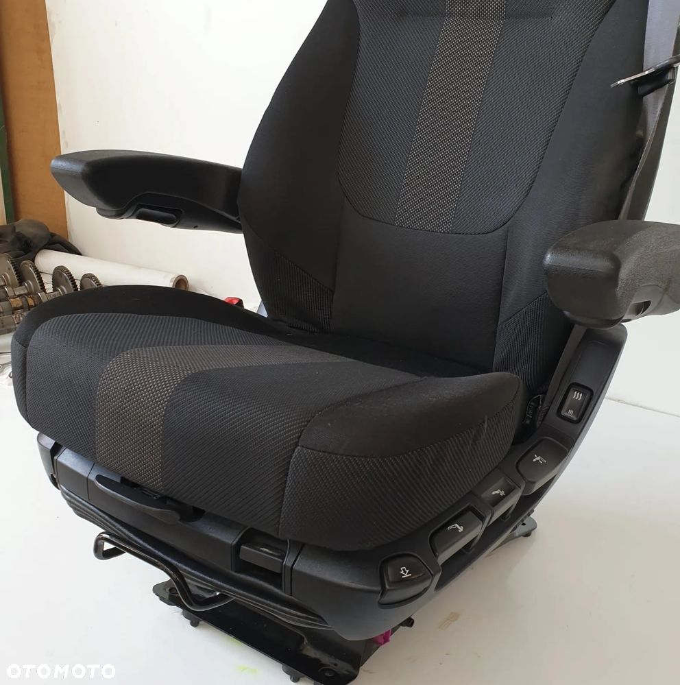 FOTEL SIEDZENIE LEWE KIEROWCY DAF XG 2296563 - 5