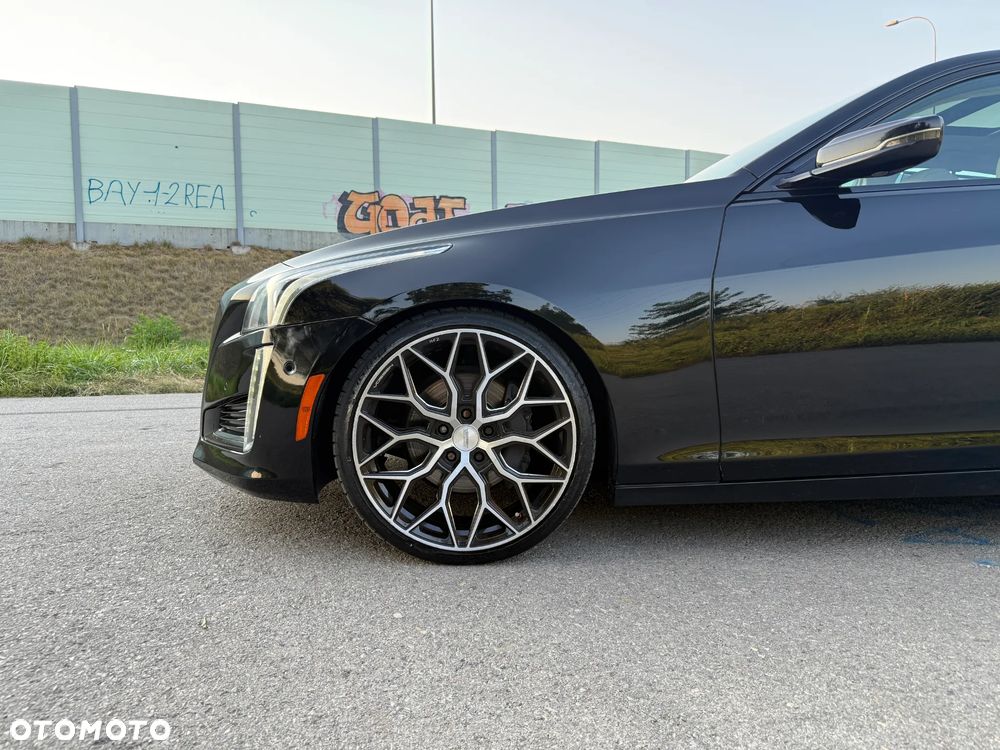 Cadillac CTS - 6