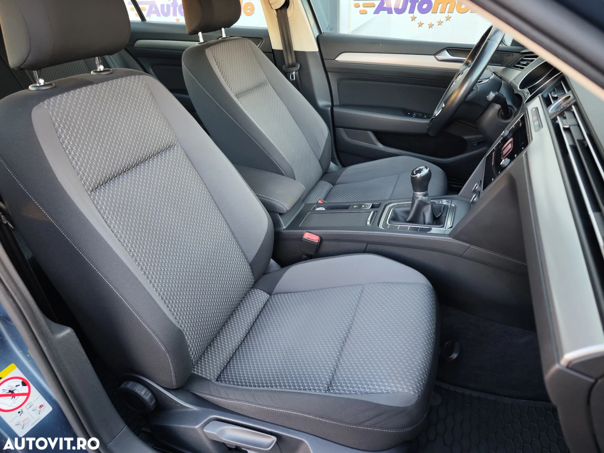 Volkswagen Passat 2.0 TDI Comfortline - 26