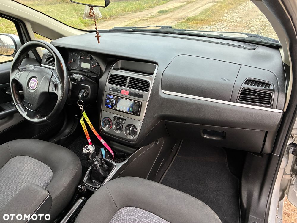 Fiat Linea 1.4 Dynamic - 23