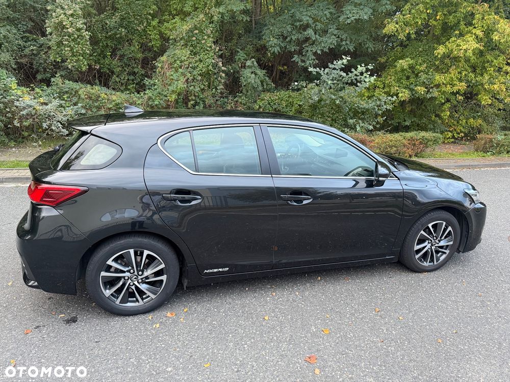 Lexus CT - 4