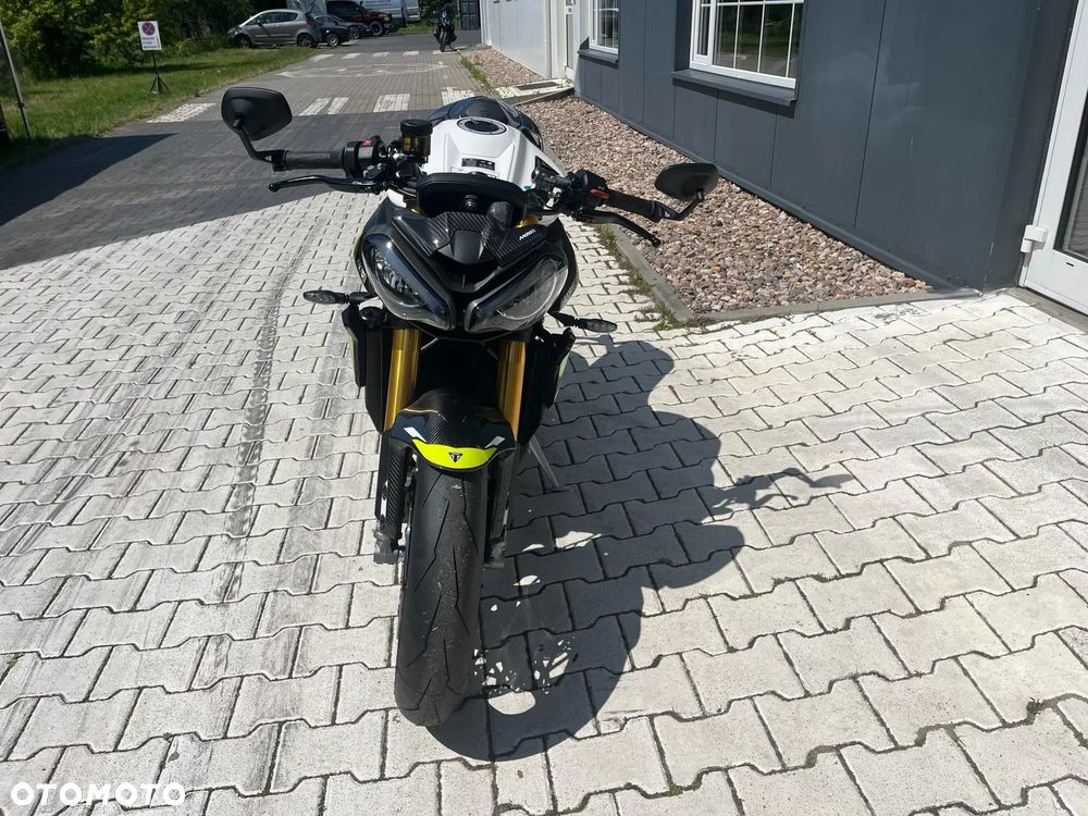 Triumph Street Triple - 10