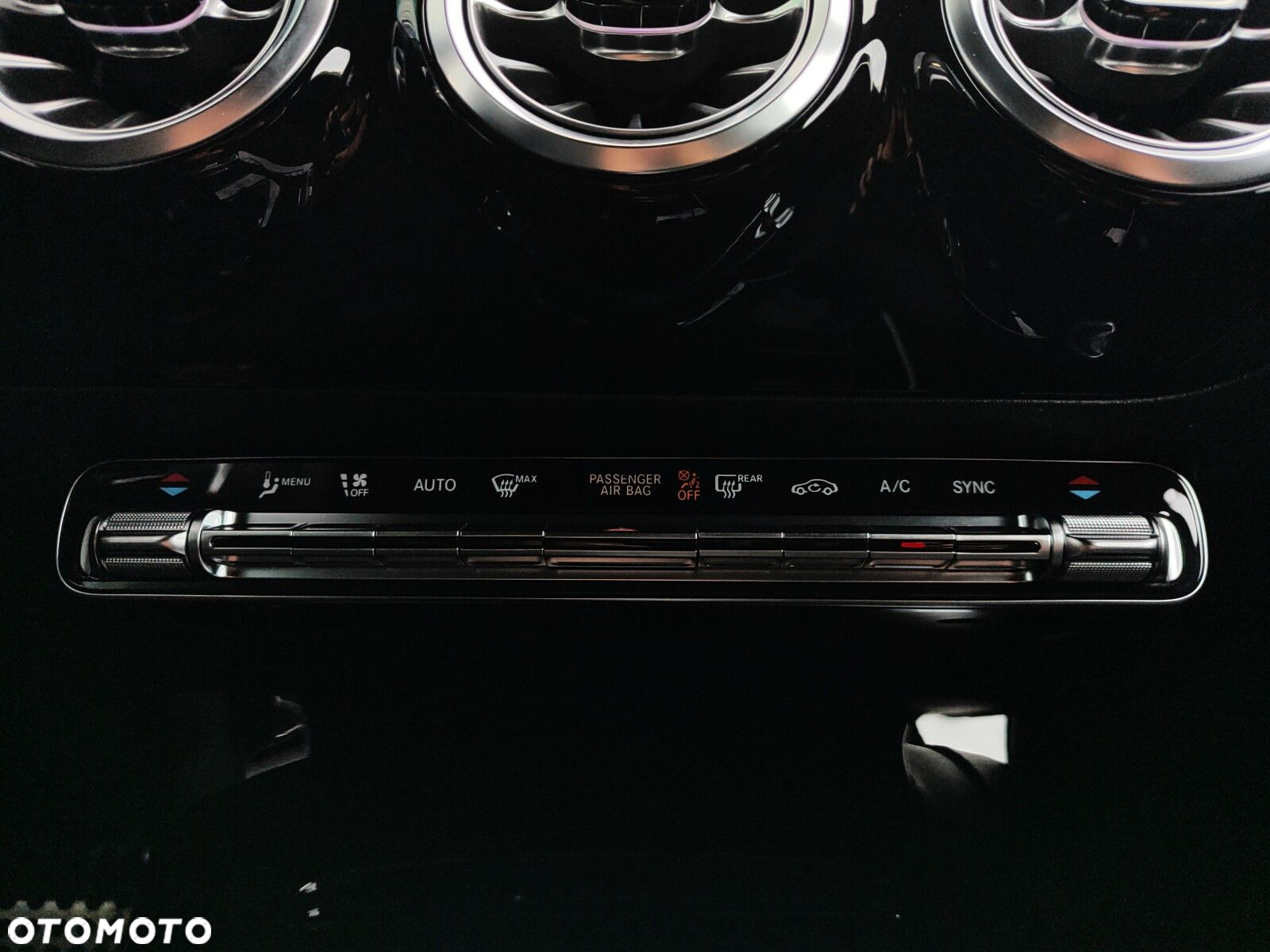 Mercedes-Benz CLA 200 AMG Line 7G-DCT - 23