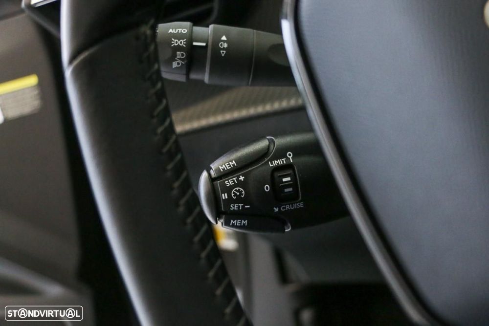 Peugeot 2008 1.2 PureTech Allure EAT8 - 7