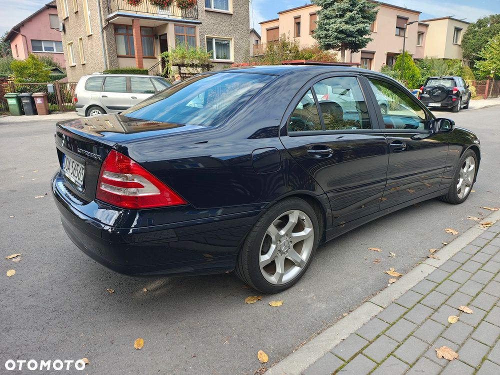 Mercedes-Benz C-Class 2005 photo 5