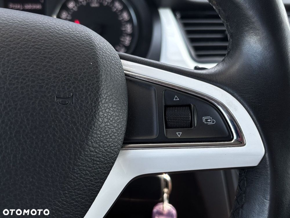 Skoda RAPID 1.2 TSI Ambition - 18
