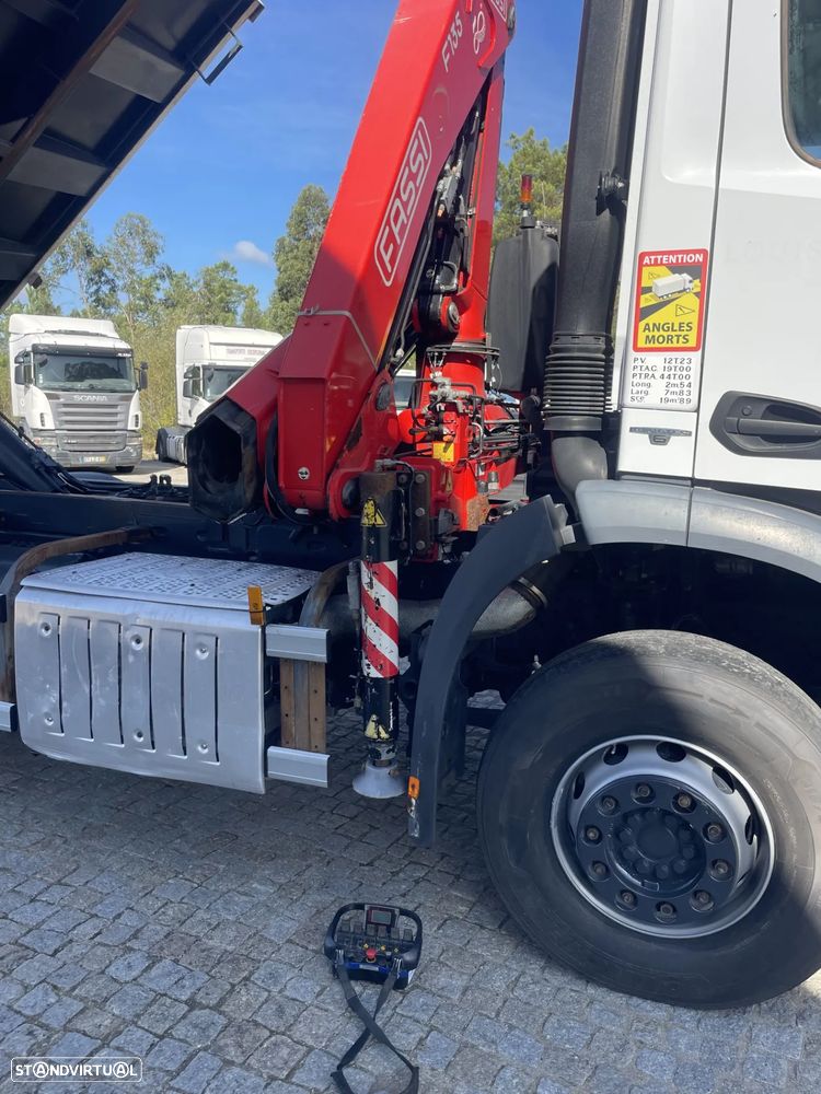 Mercedes Benz Arocs 1833 - Basculante C/ Grua - 5