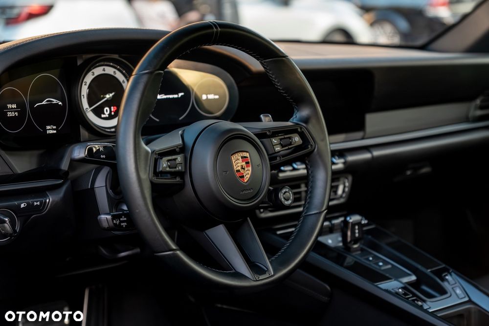 Porsche 911 Carrera T PDK - 16