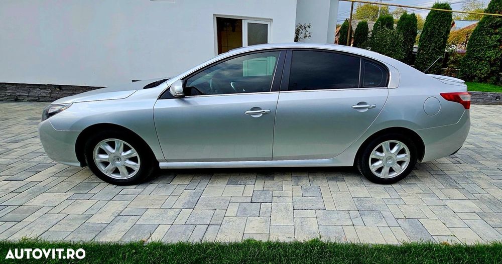 Renault Latitude 2.0 16 V Privilege - 17