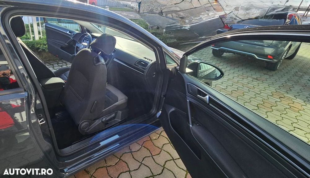 Volkswagen Golf - 17