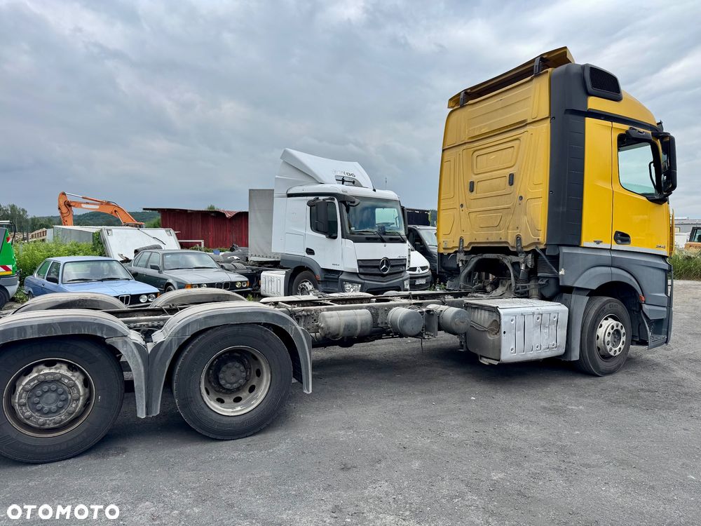 Mercedes-Benz Actros - 3