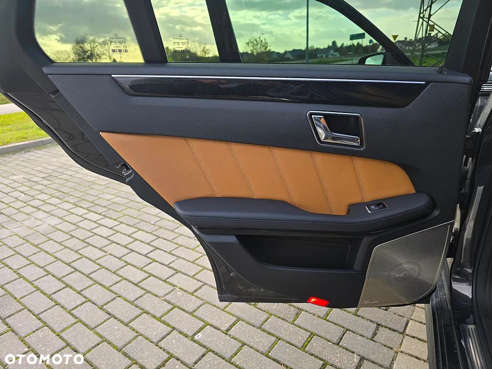 Mercedes-Benz Klasa E 350 CDI DPF BlueEFFICIENCY 7G-TRONIC Avantgarde - 18