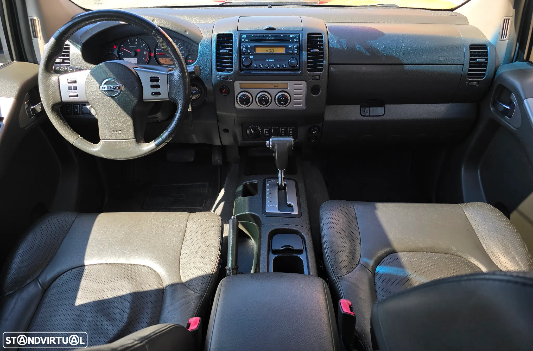 Nissan Navara 2.5 dCi CD LE Premium AT - 13