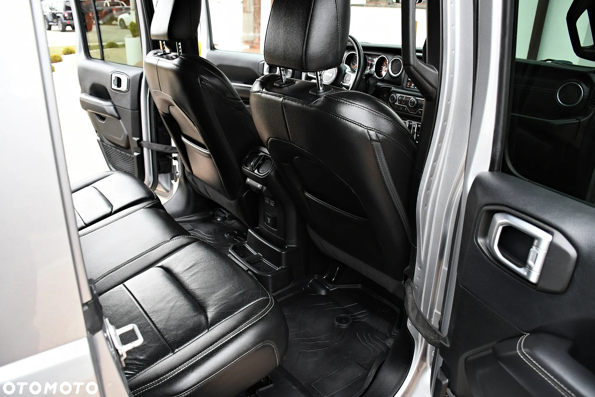 Jeep Wrangler Unlimited GME 2.0 Turbo Sahara - 23