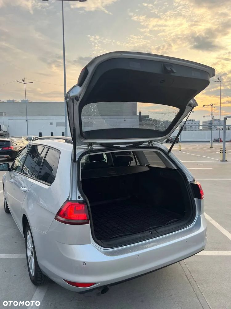 Volkswagen Golf VI 1.6 TDI Comfortline - 9