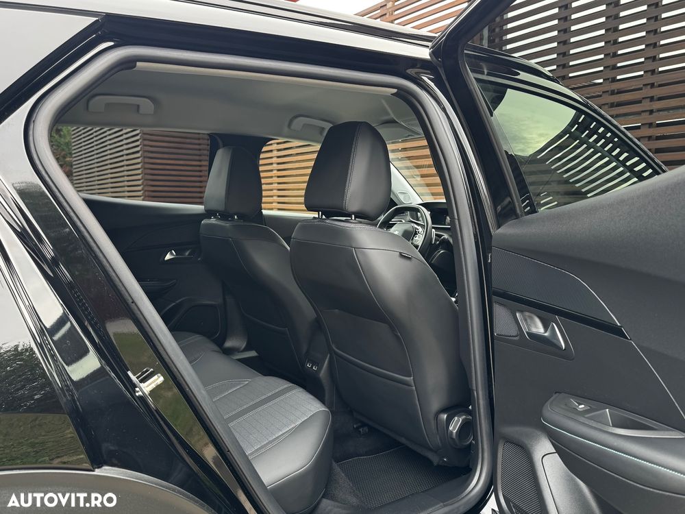Peugeot 2008 BlueHDi 130 EAT8 Allure Pack - 27