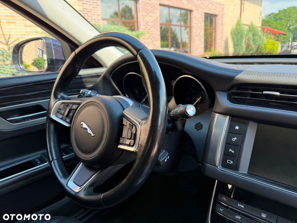 Jaguar XF 2.0 i4D Prestige - 14