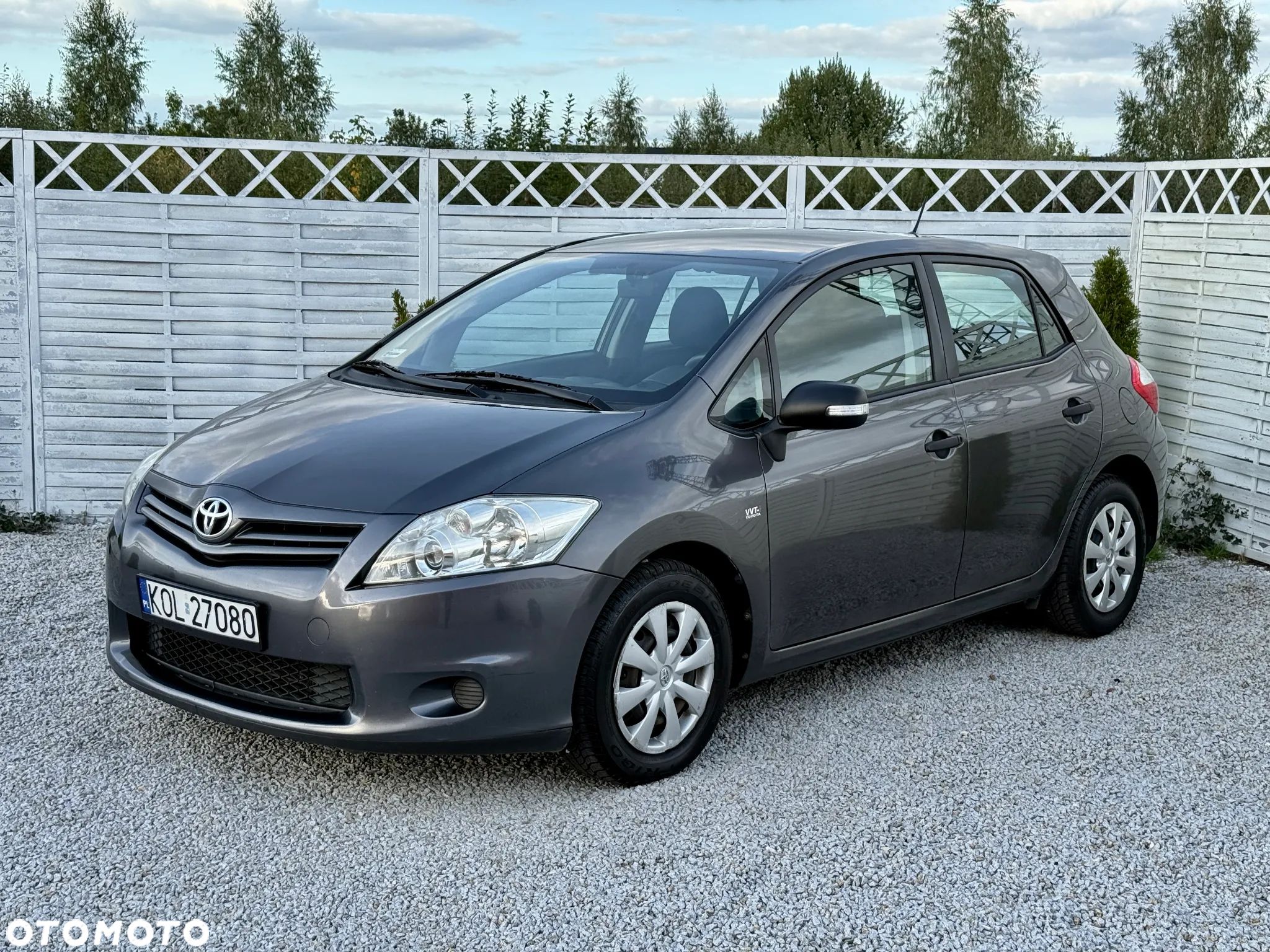 Toyota Auris 1.33 VVT-i Terra - 1