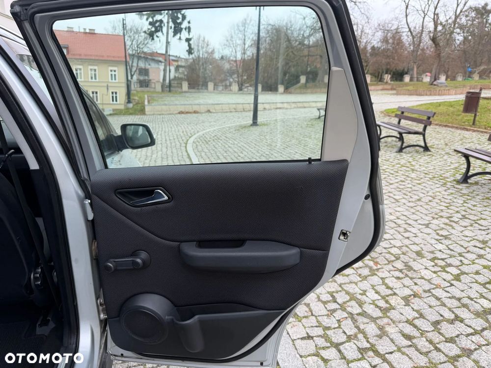 Mercedes-Benz Klasa A 150 BlueEFFICIENCY Elegance - 20
